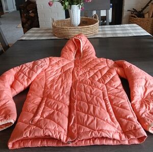 Columbia Big girls Coral coat. Excellent condition size small